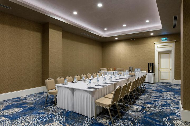 Business Center 149 of 171