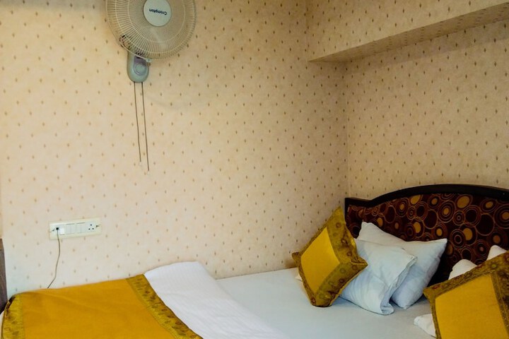 Room 9 of 117