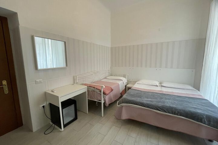 Room 24 of 31