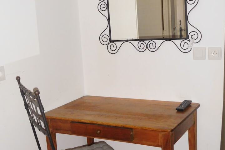 Room 8 of 20