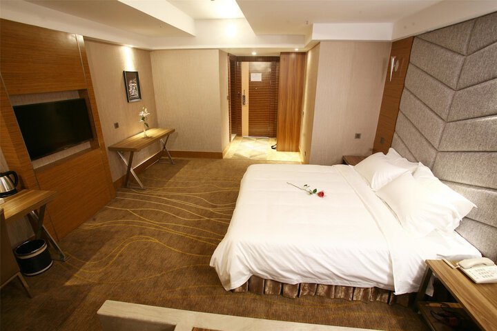 Room 6 of 20