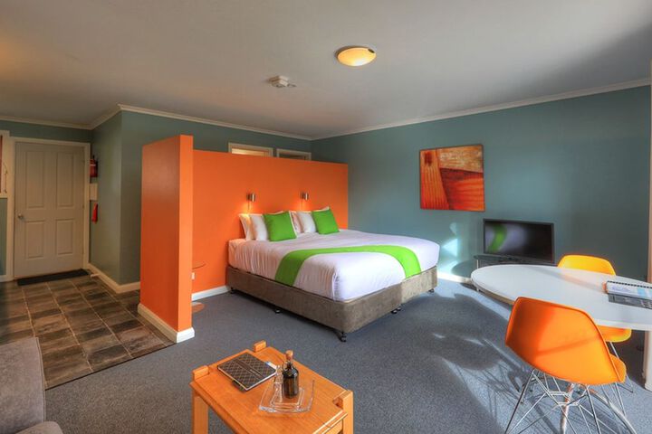 Room 15 of 195