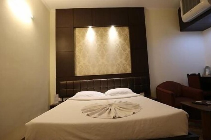 Room 7 of 24