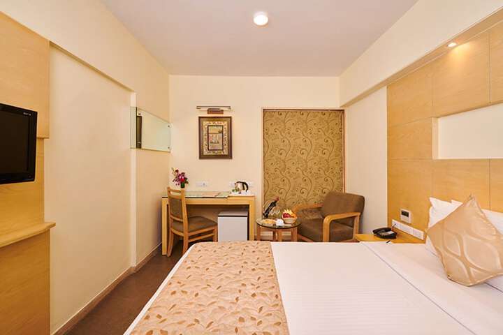 Room 10 of 43