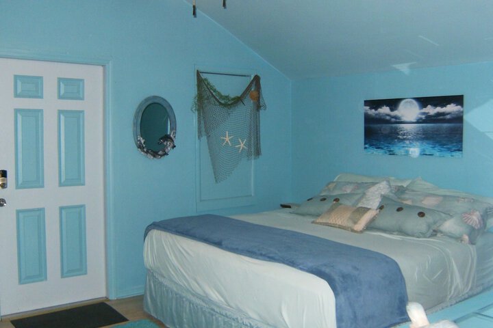 Room 2 of 25