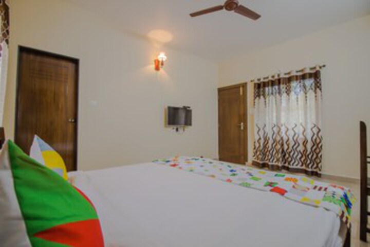 Room 6 of 16