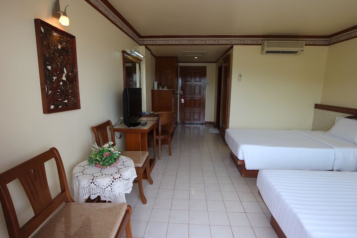 Room 16 of 53