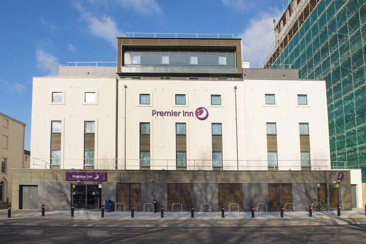 Exterior of Premier Inn Southampton - Cumberland Place