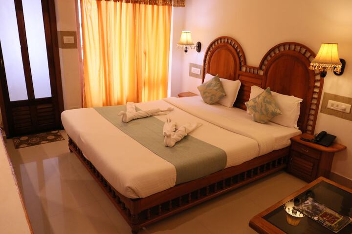 Room 5 of 32