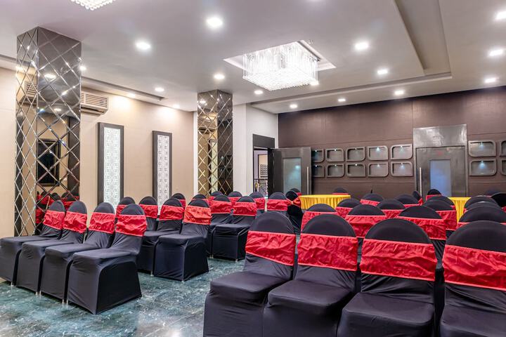 Ballroom/Hall 48 of 54