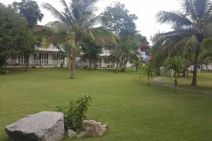 Property Grounds 9 of 18