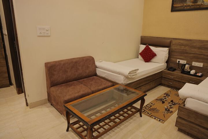 Room 7 of 40