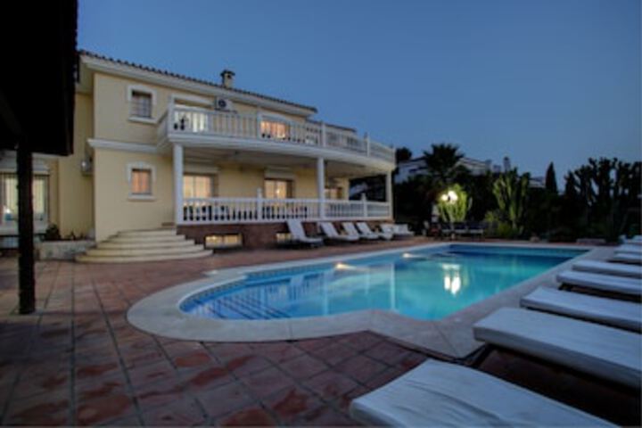 Pool 2 of 8