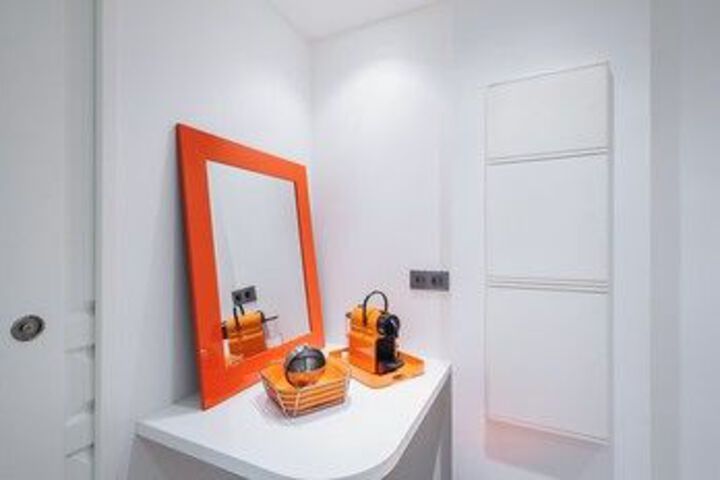 Room 12 of 18