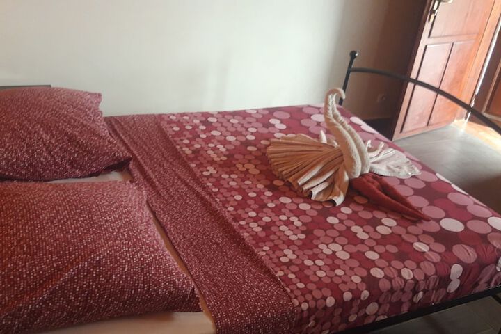 Room 13 of 82