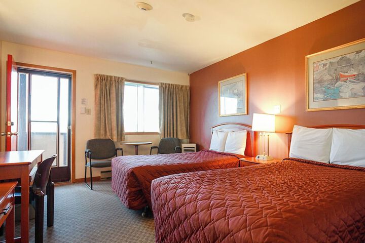Room 4 of 25