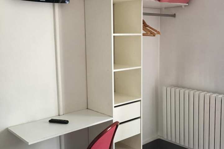Room 14 of 40