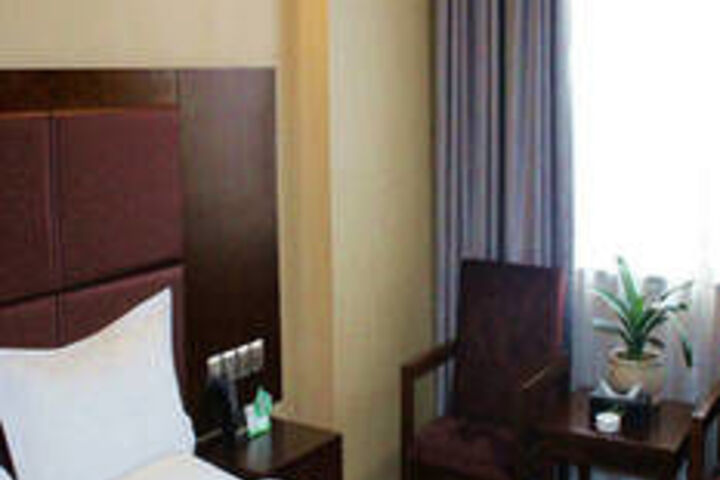 Room 27 of 50