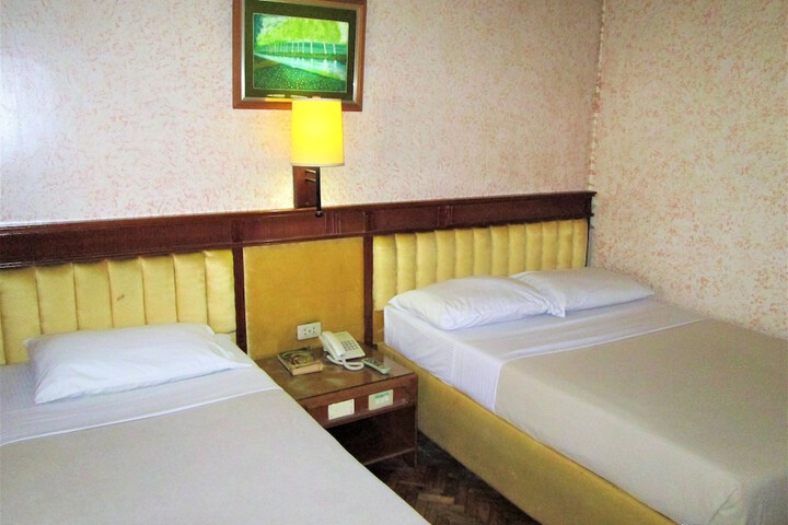 Room 10 of 39