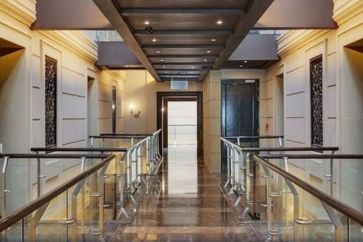 Ballroom/Hall 113 of 119