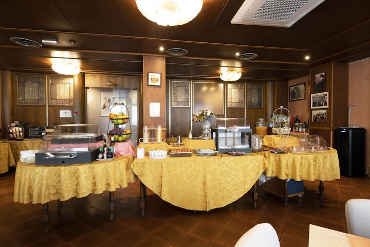 Breakfast/Coffee Service 34 of 41