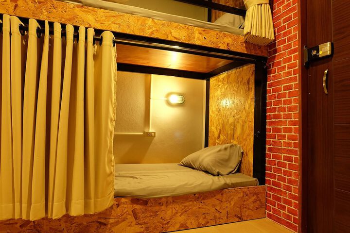 Room 19 of 82
