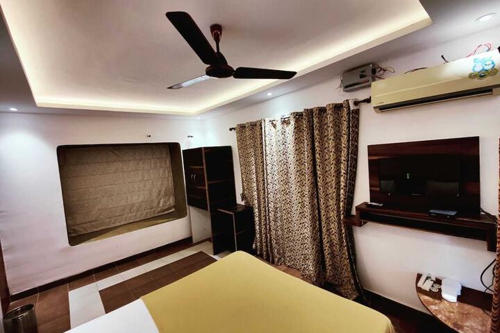 Room 7 of 26