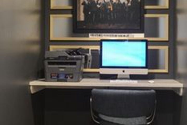 Business Center 6 of 48