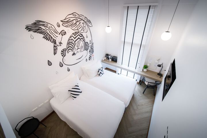 Room 16 of 58