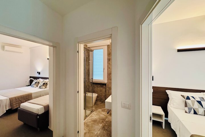 Room 15 of 37