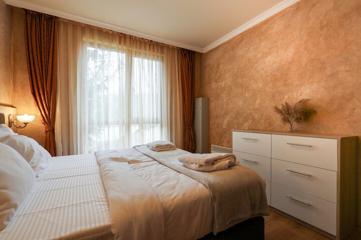 Room 27 of 114