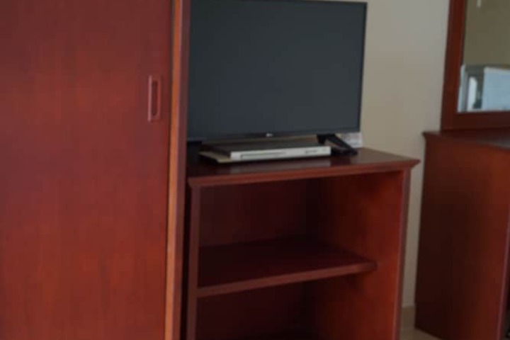 Room 11 of 19