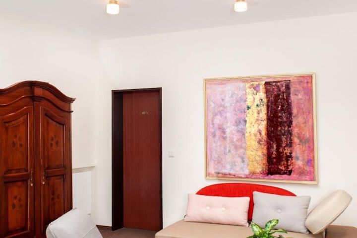 Room 21 of 42