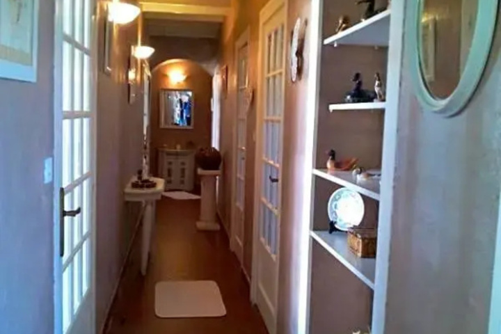 Room 10 of 16