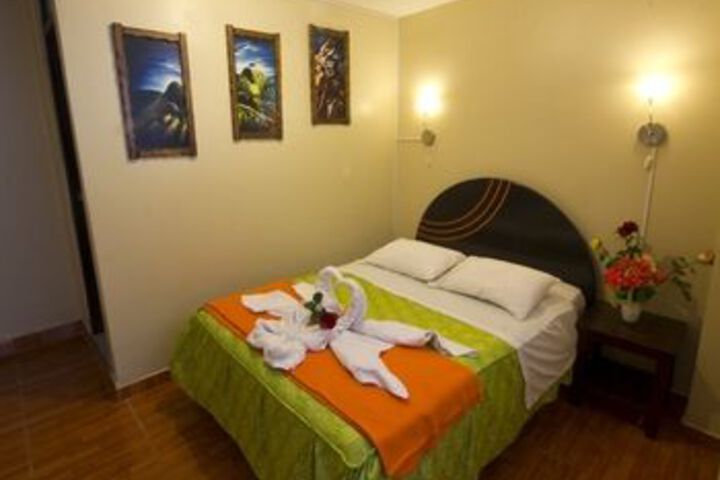 Room 9 of 13