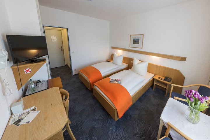Room 6 of 36
