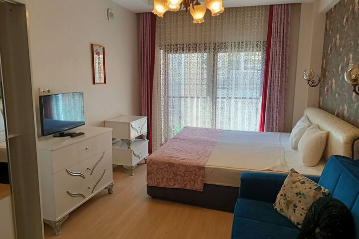 Room 6 of 17