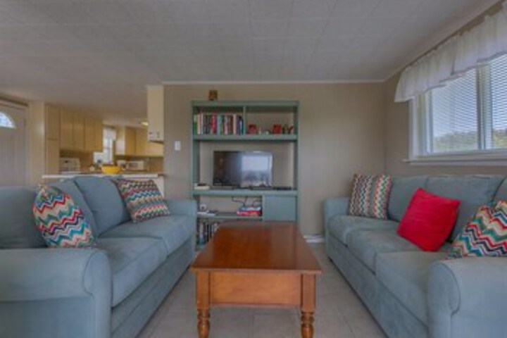 Room 12 of 25