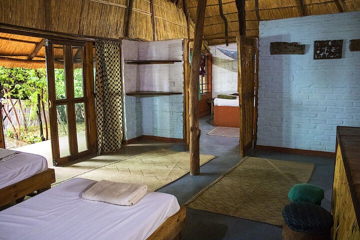 Room 4 of 80