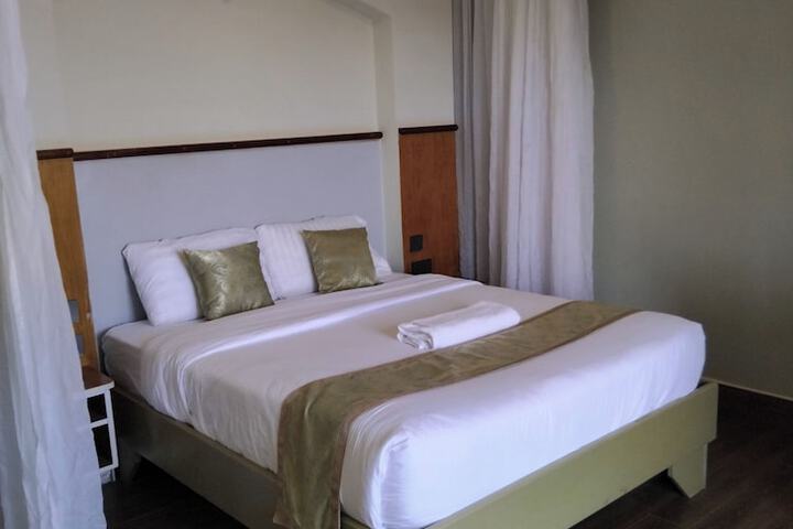Room 5 of 53