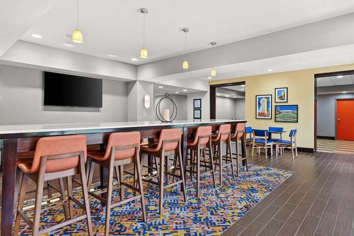 Breakfast/Coffee Service 28 of 32