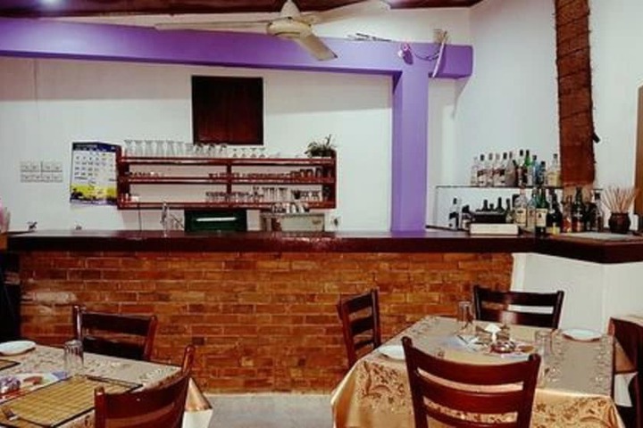 Dining 37 of 74
