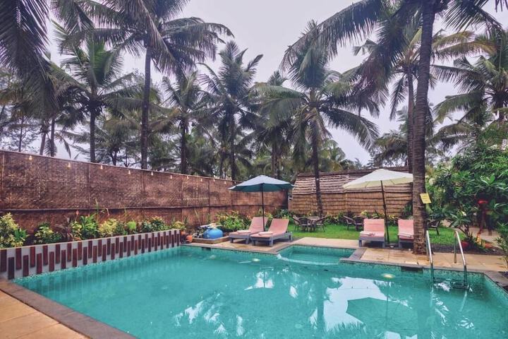 Pool 7 of 17
