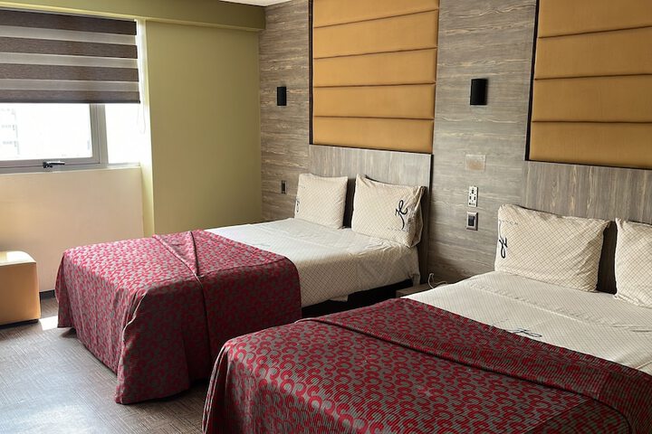 Room 6 of 13