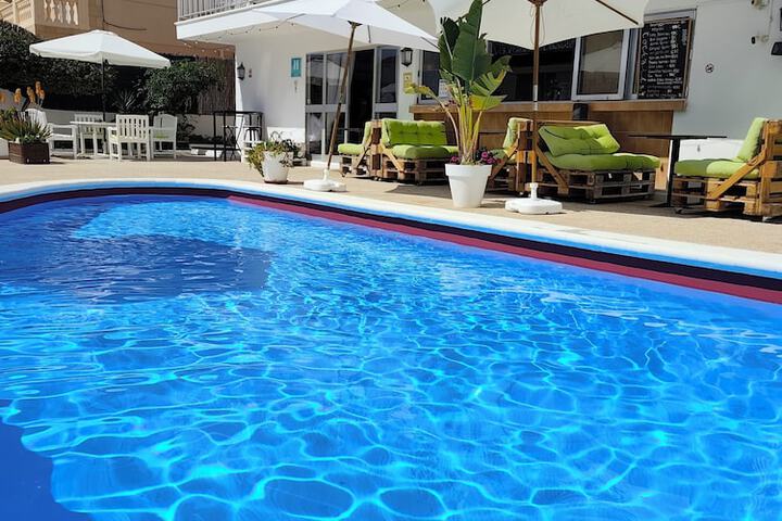 Hotel Pool