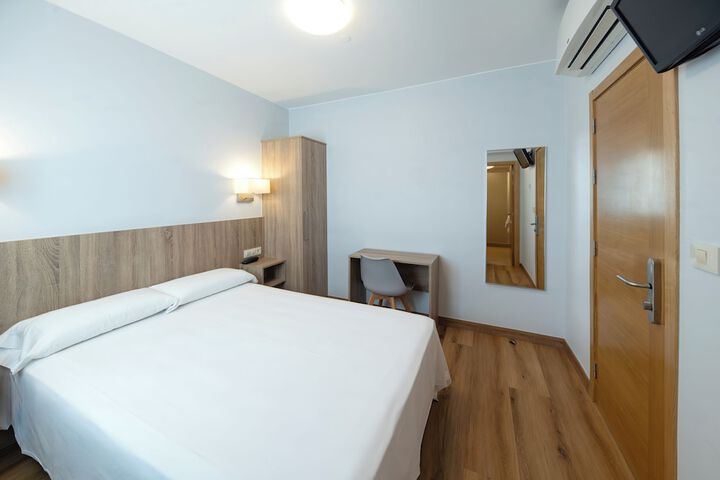 Room 22 of 38