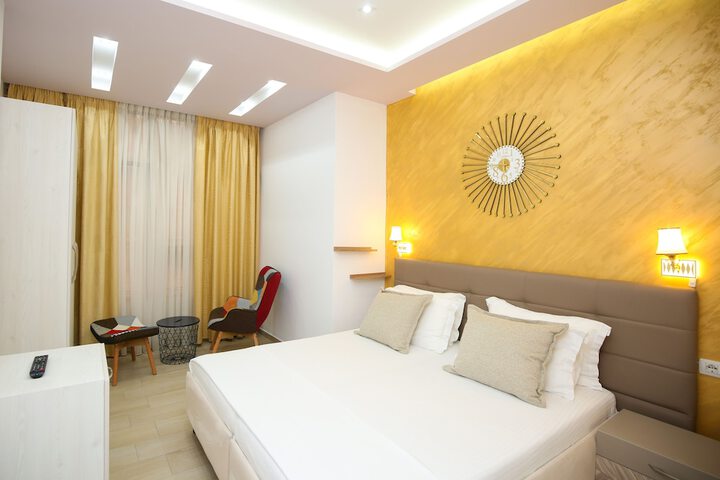 Room 12 of 51