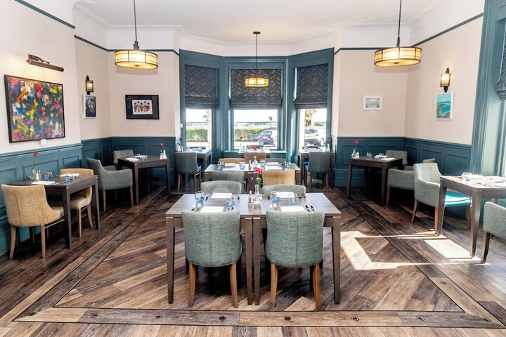 Dining 75 of 256