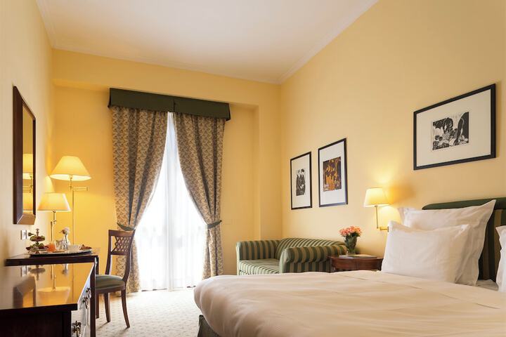 Room 5 of 334