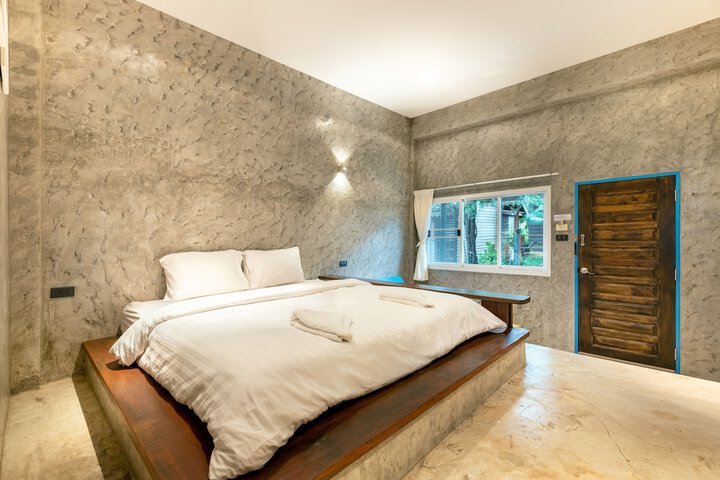 Room 3 of 52